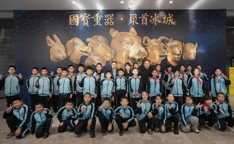 澳门银河赌场官方网址公益联合保利文化传播共启三精蓝瓶&ldquo;幸福1+1&rdquo;儿童守护计划